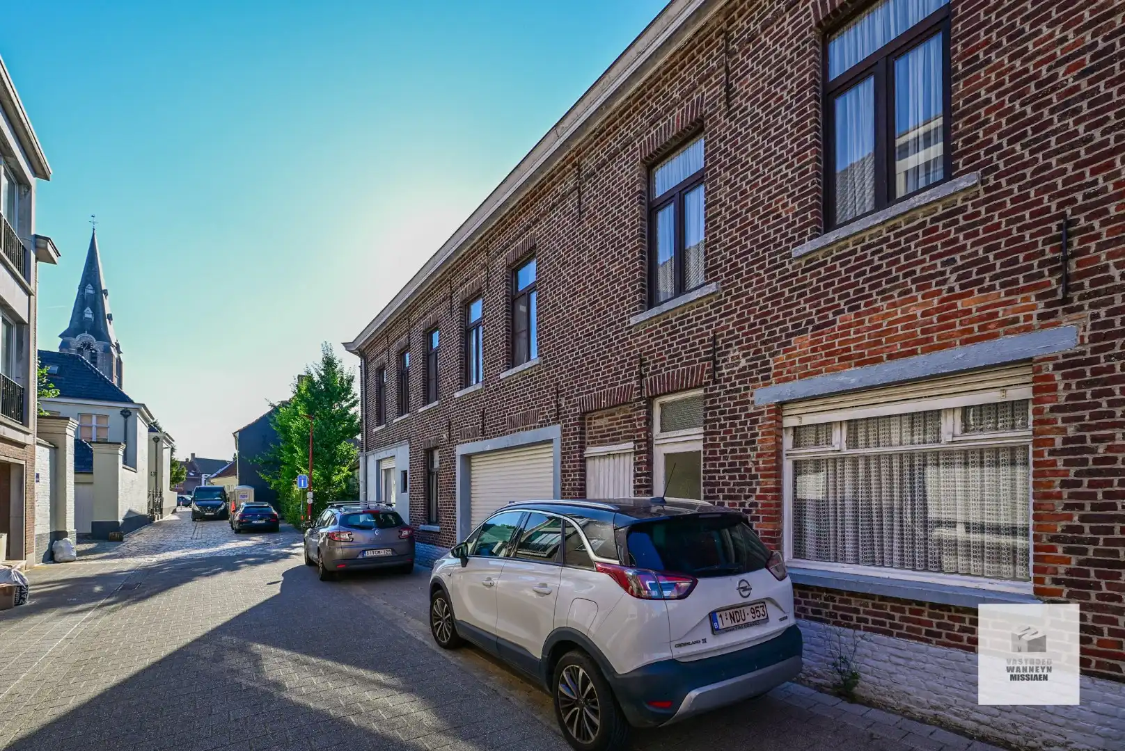 Casco woning met kantoorfunctie, ruime garage en een knusse binnenkoer foto 3