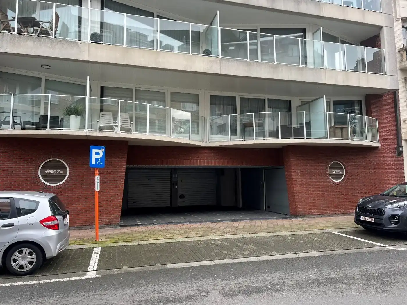 Garagestaanplaats in hartje centrum van Knokke nabij de Lippenslaan en het Albertstrand foto 2