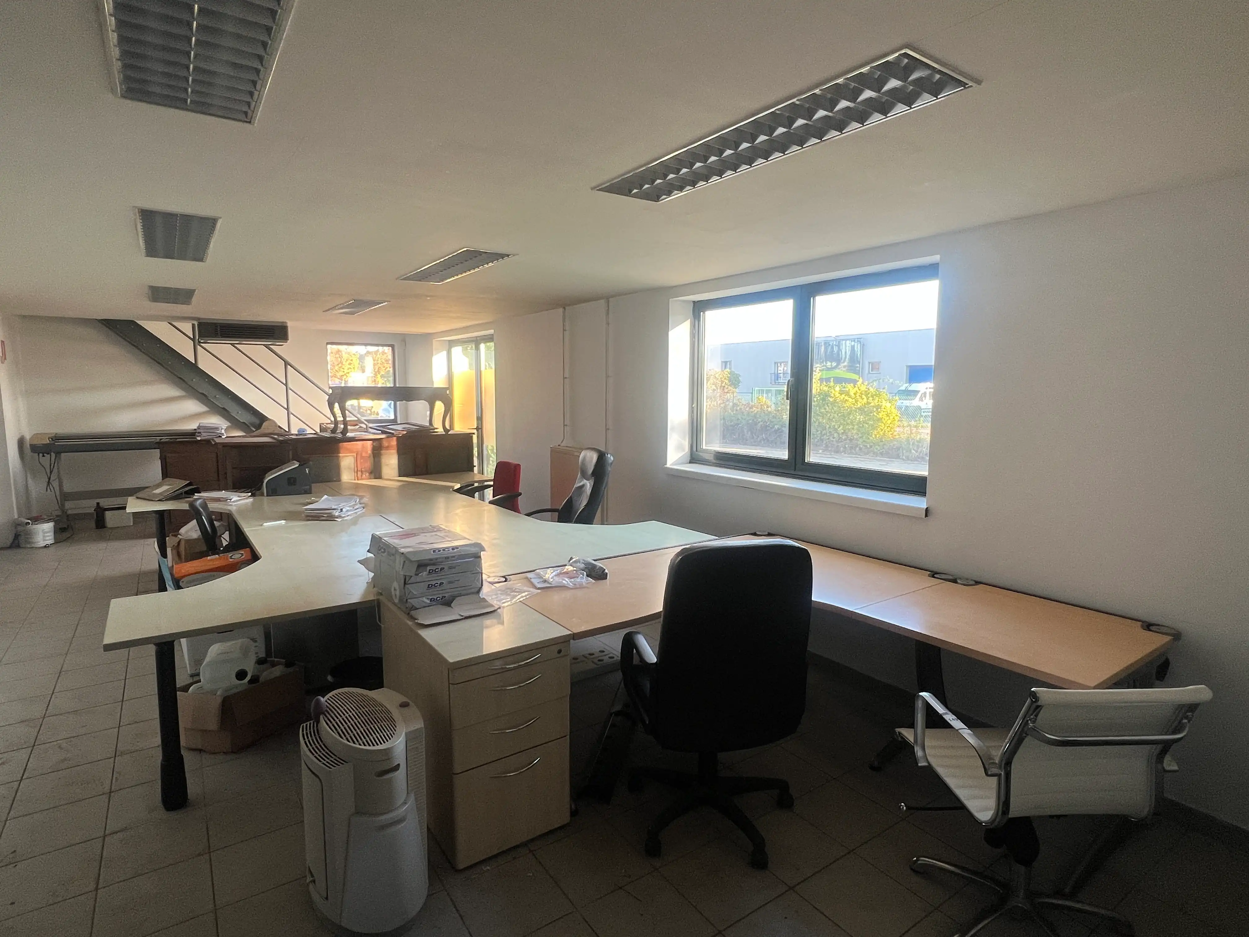 Bedrijfsgebouw te koop in Oudsbergen met buitenopslag foto 8