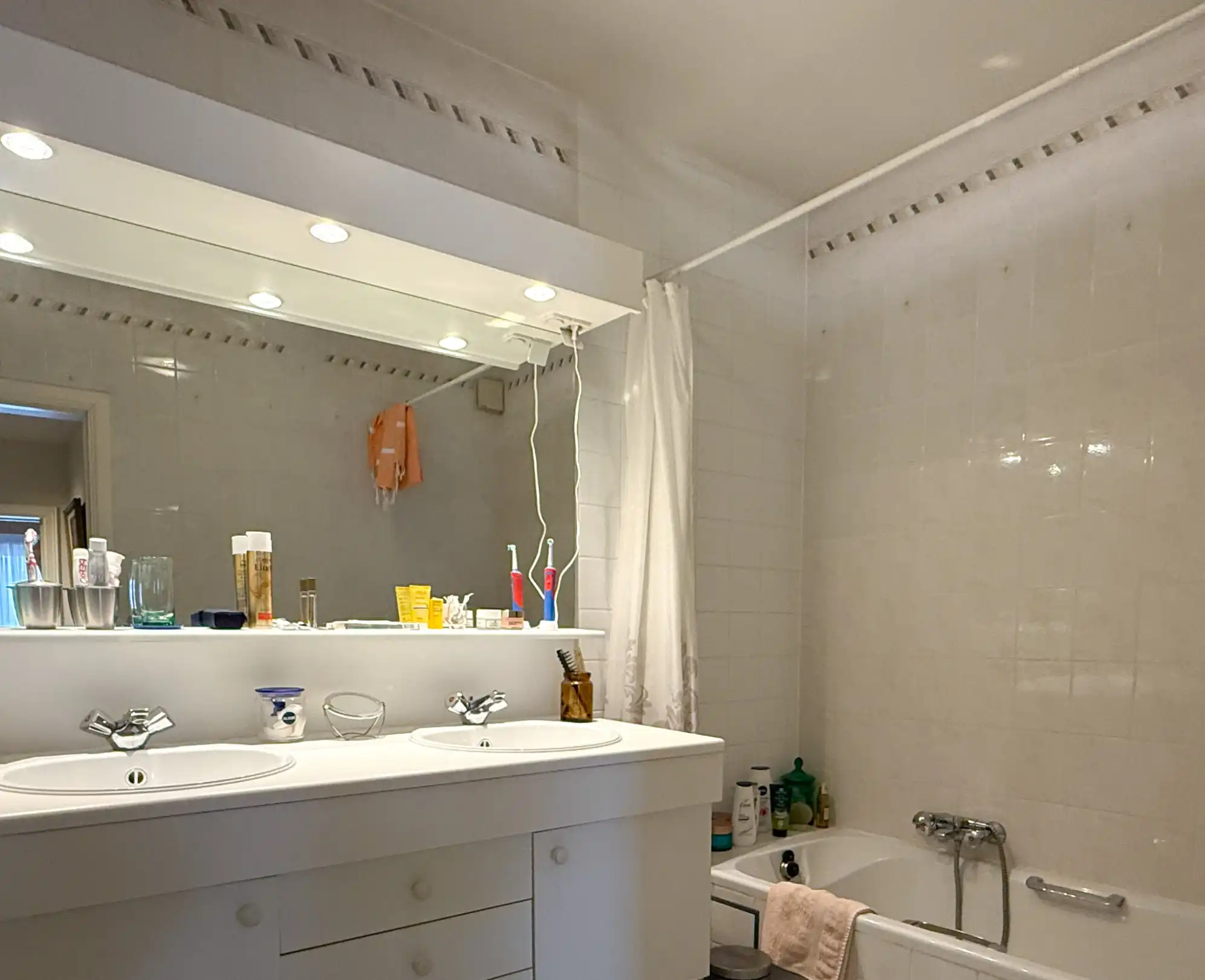 Appartement met twee slaapkamers en twee terrassen in het centrum van Beveren foto 8