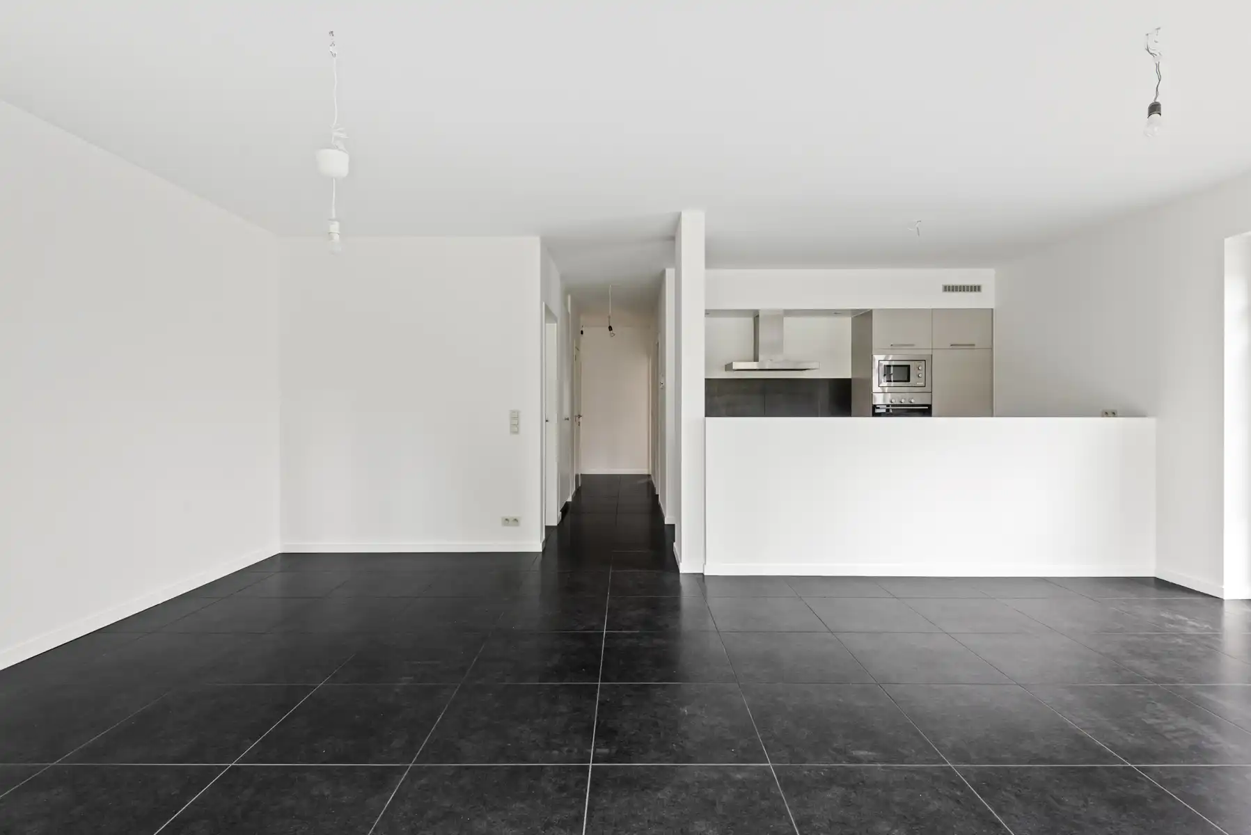 Gelijkvloers app. met tuin in het centrum van 's Gravenwezel. foto 5