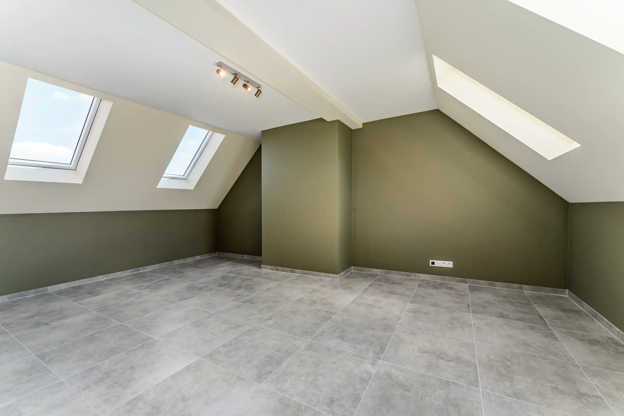 Lichtrijk duplex villa-appartement met groen uitzicht foto 3