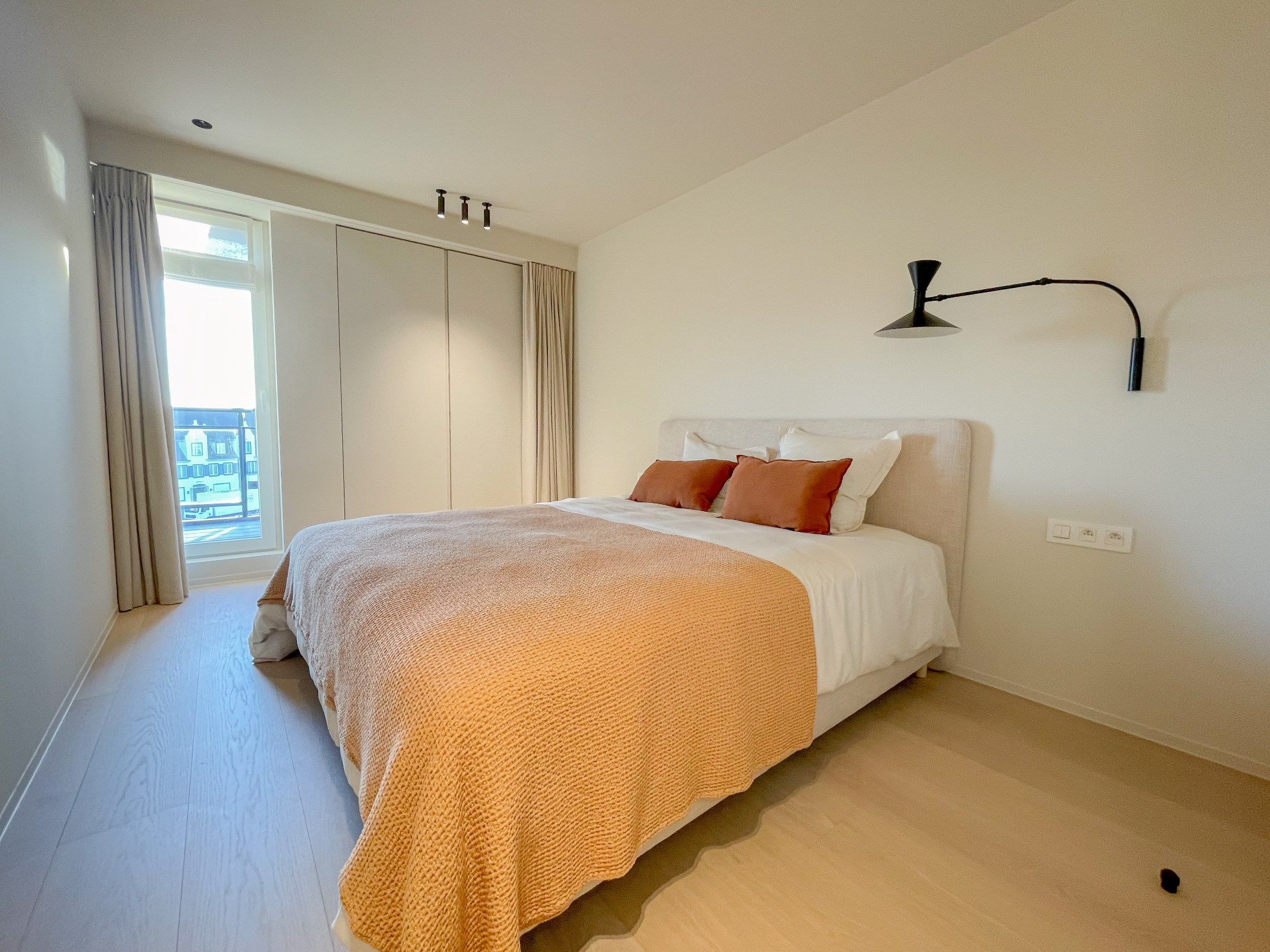 Uniek gelegen hoekappartement met ruime terrassen gelegen op de Wandeldijk in het Zoute. foto 26