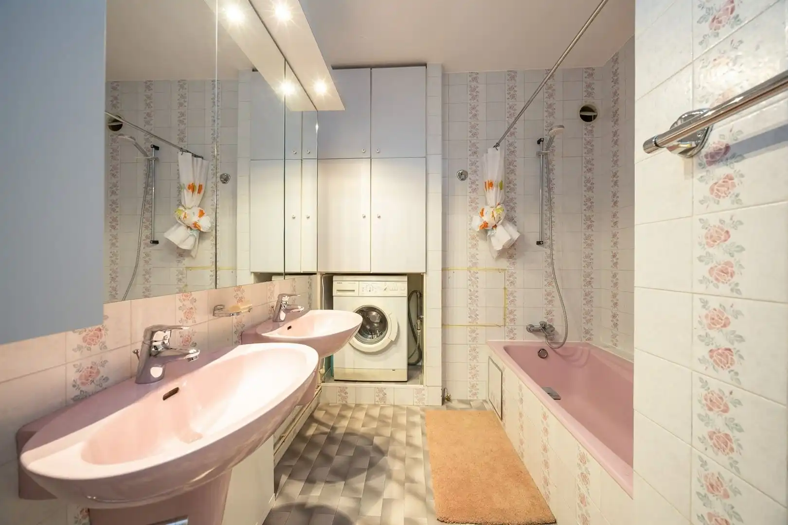 Centraal gelegen appartement met 2 slaapkamers. foto 10