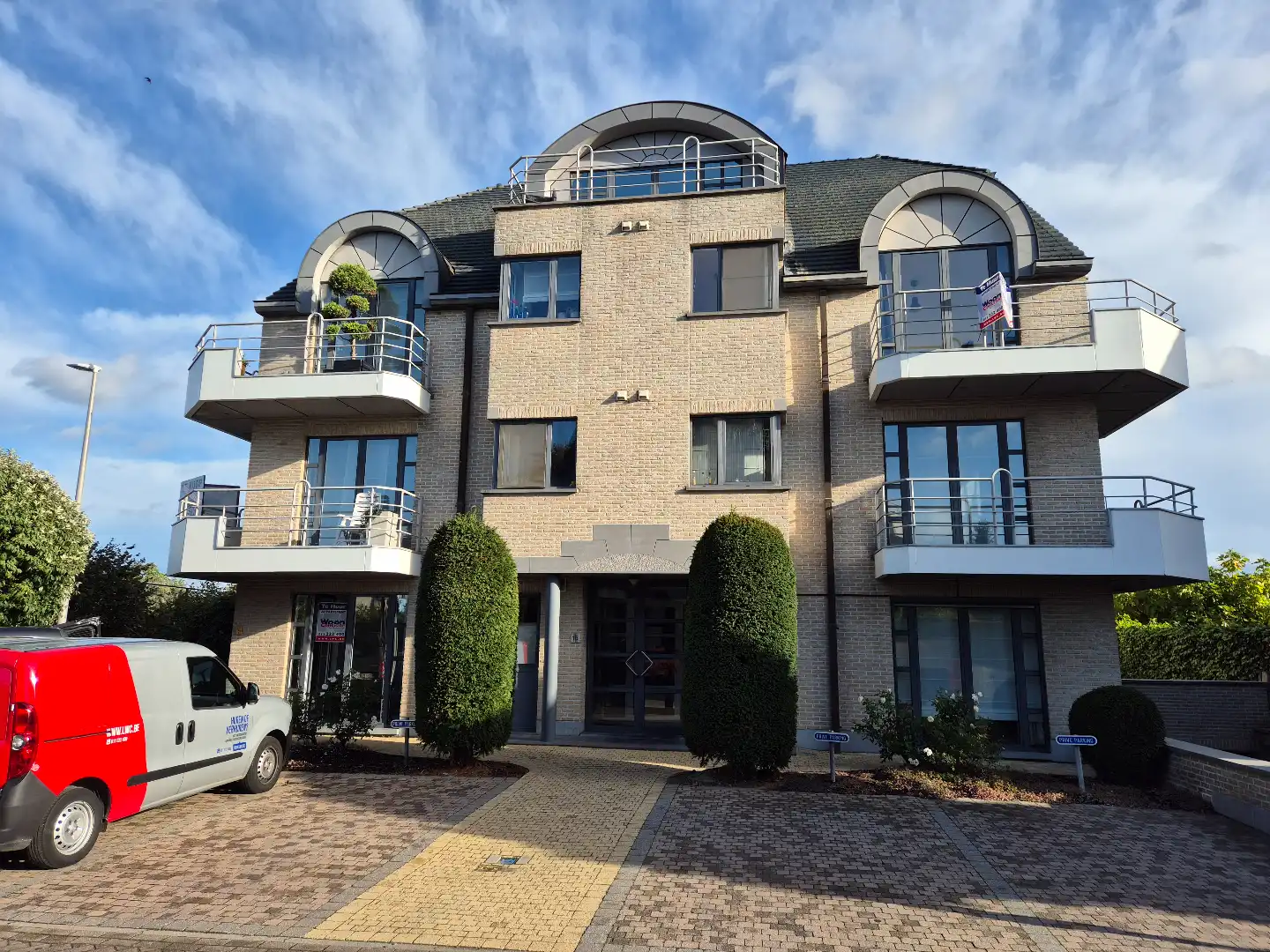 Instapklaar appartement in de Heilig-Hartwijk  foto {{pictureIndex}}