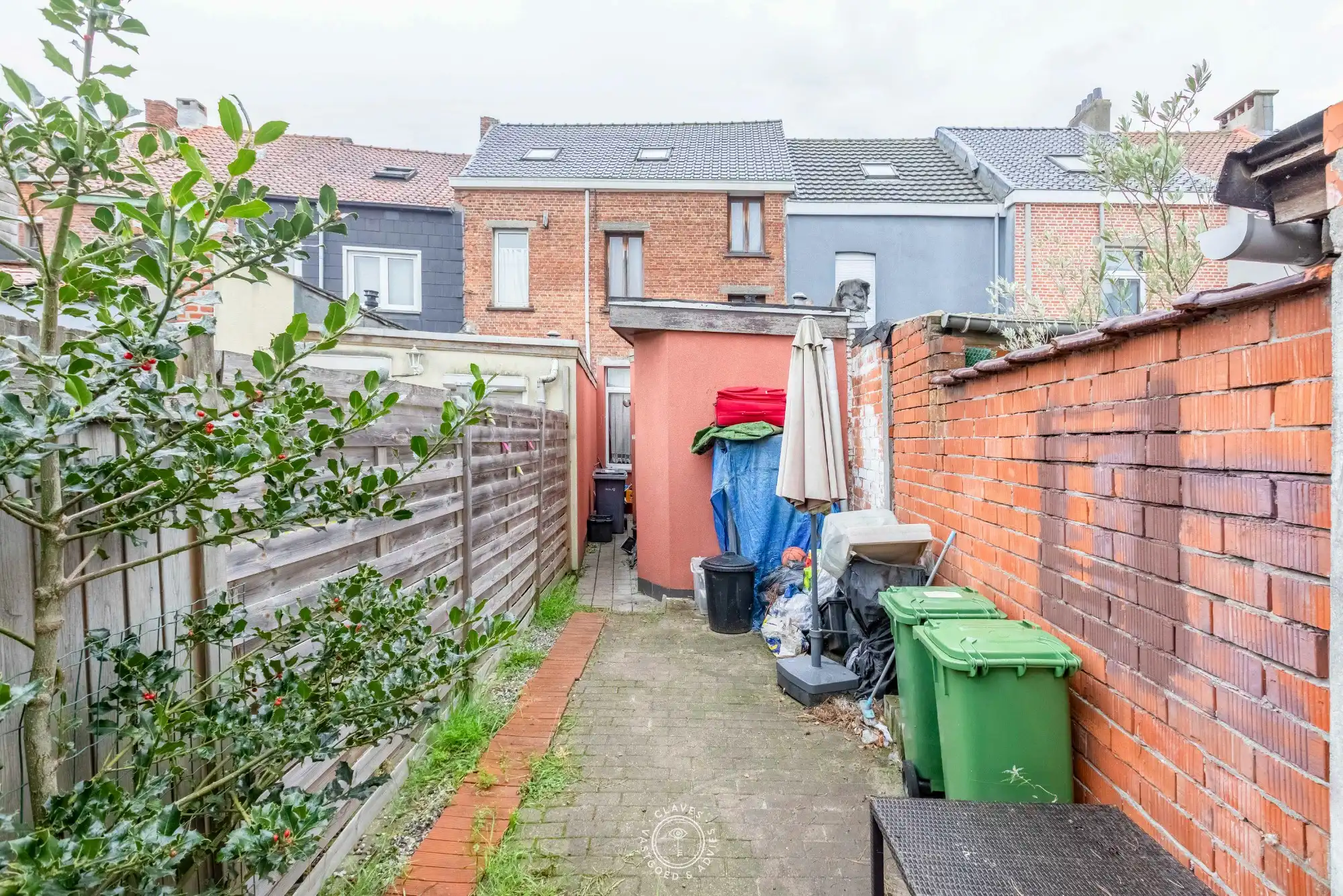 Ideaal gelegen woning nabij winkels en invalswegen foto 12