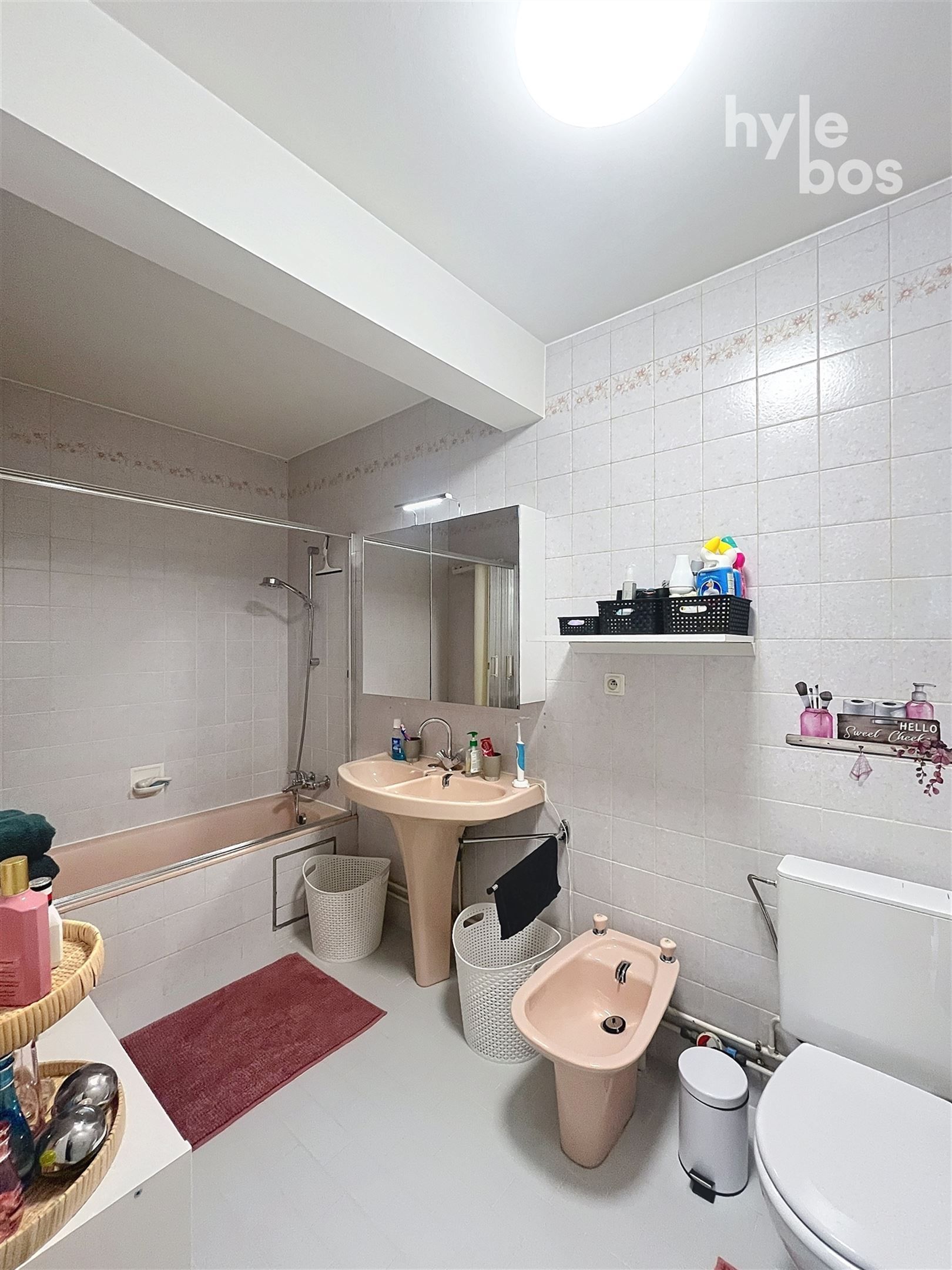 Ruim instapklaar 2 slaapkamer appartement met garage foto 11