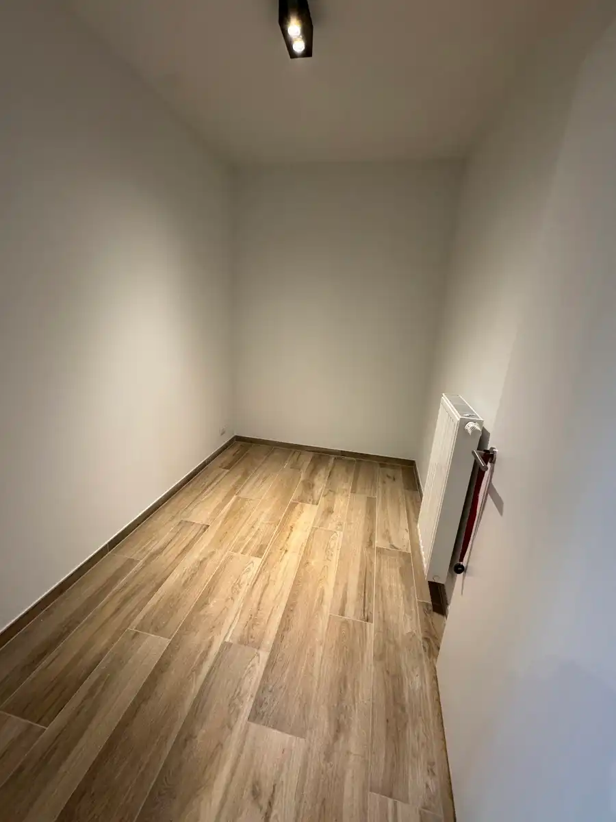 Service flat gelegen in centrum Halle foto 9