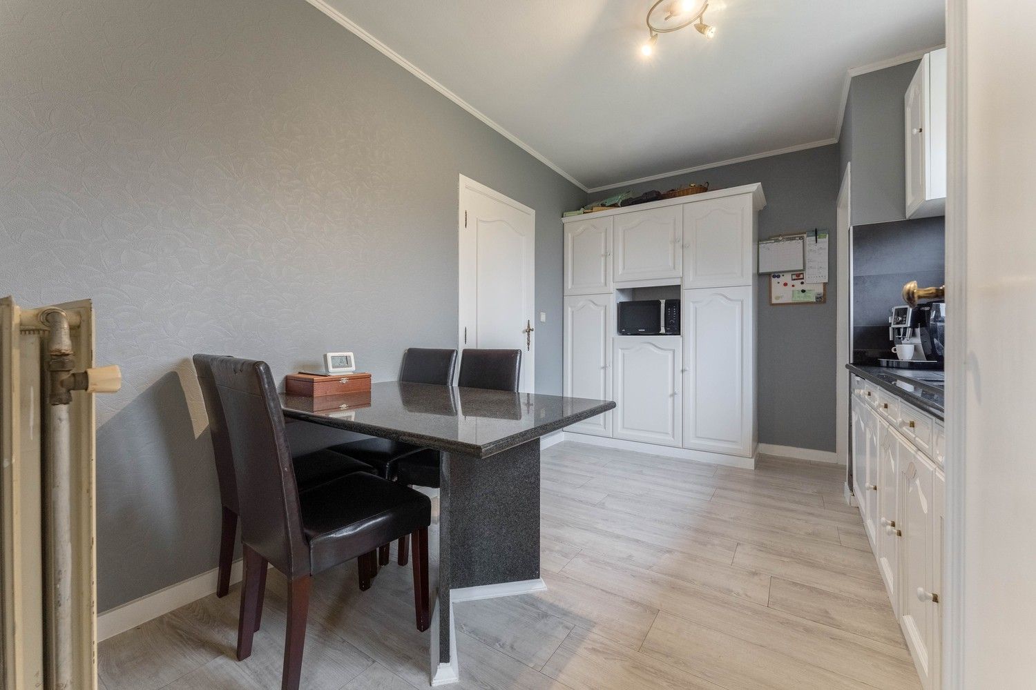 Mooie instapklare woning op 1170m² dichtbij de grens! foto 12