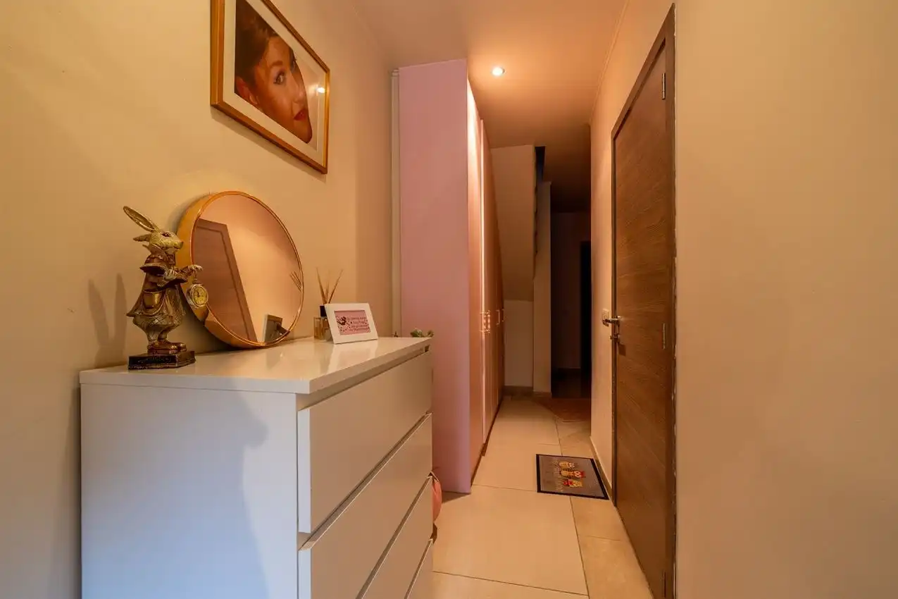 Gerenoveerde bel-etagewoning met 3 slk foto 11