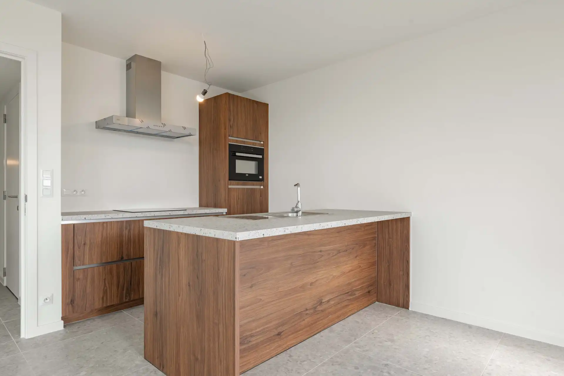 KOOP uw appartement aan 6% BTW! Prachtig 3 slaapkamer appartement in Residentie DAC'ART Izegem. foto 3