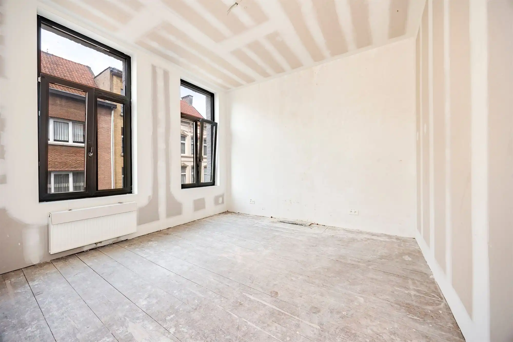 Volledig gerenoveerde stadswoning met praktijkruimte foto 11