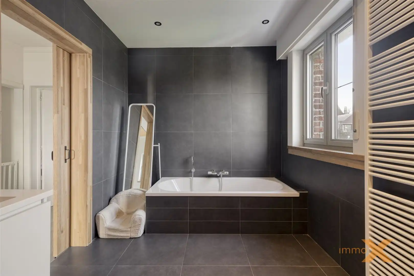 CHARMANTE GEZINSWONING MET AUTHENTIEKE GEVEL foto 18