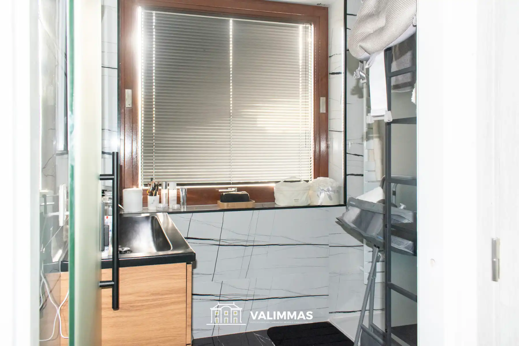 Mooi hoekappartement met 2x terras, kelder & event. garage foto 10