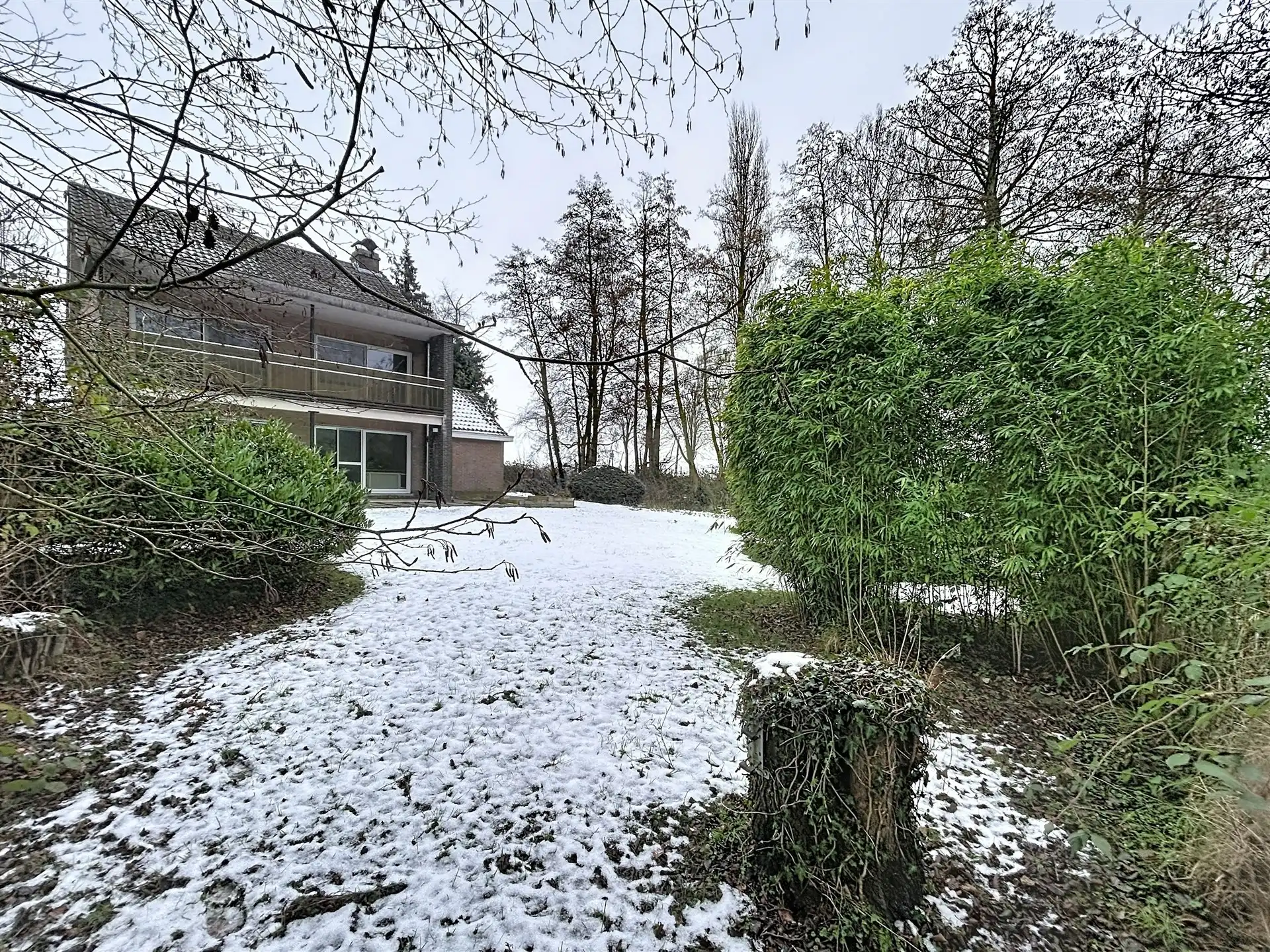 Open bebouwing met 4 slaapkamers en 230 m² bewoonbare oppervlakte foto 20