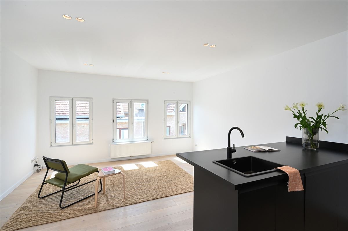 Volledig gerenoveerde opbrengsteigendom met 2 vergunde duplex-appartementen  foto 25