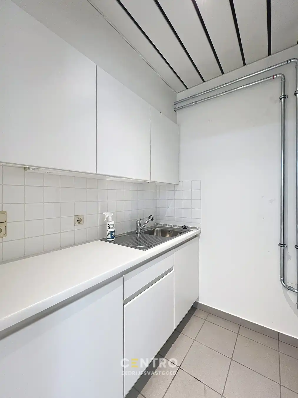 Instapklare kantoorruimte 175m² met perfecte VISIBILITEIT aan 't Hoge - opsplitsbaar. foto 12