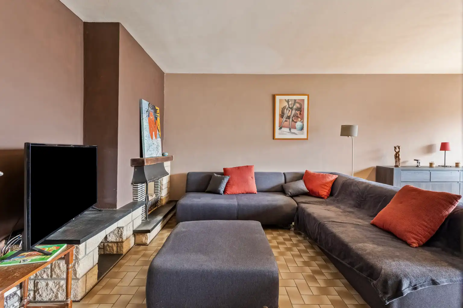 Instapklaar 2 slaapkamer appartement op 2de verdieping foto 2