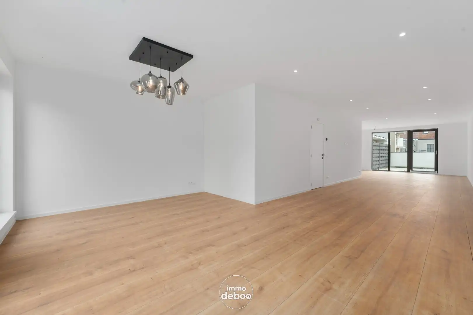 Instapklare bel-etagewoning van 260 m², volledig gerenoveerd in 2024, EPC B en zuidgerichte tuin nabij centrum en zee foto 6