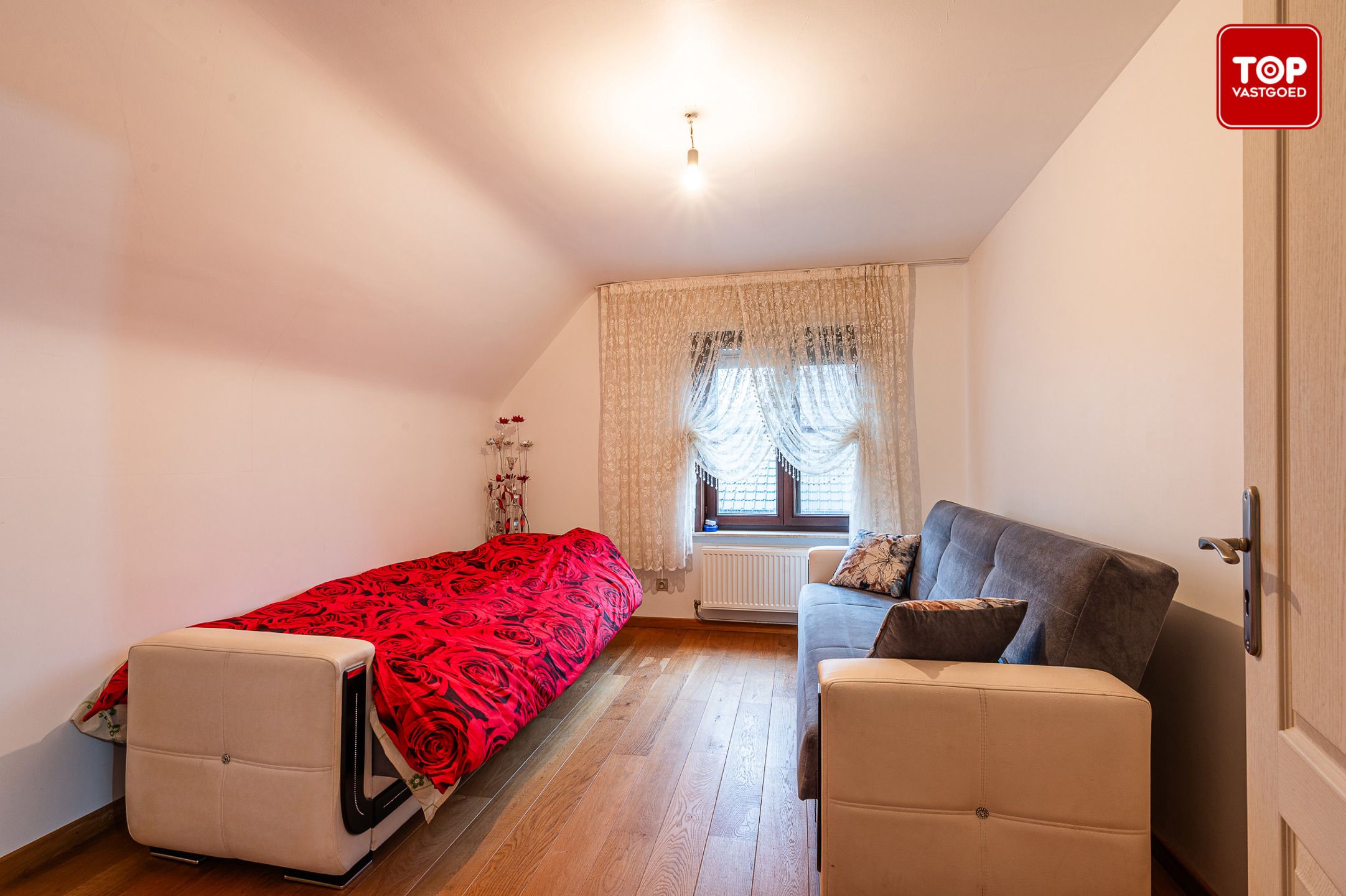 Gezellige gezinswoning met prachtige tuin  foto 18