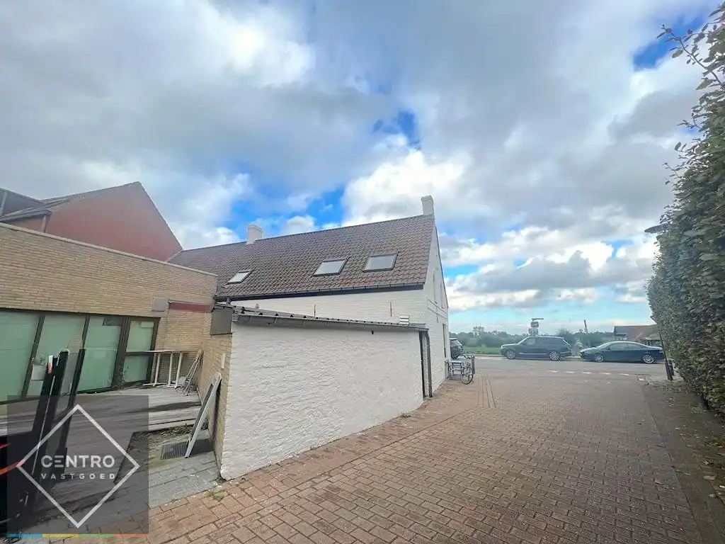 Instapklare HORECA-ZAAK met WOONST (3 slpkms) te huur in Oudenburg. Op hoekligging! foto 18