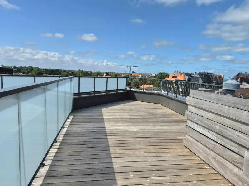 Luxe penthouse met grote terrassen in het centrum van Koksijde te koop foto 12