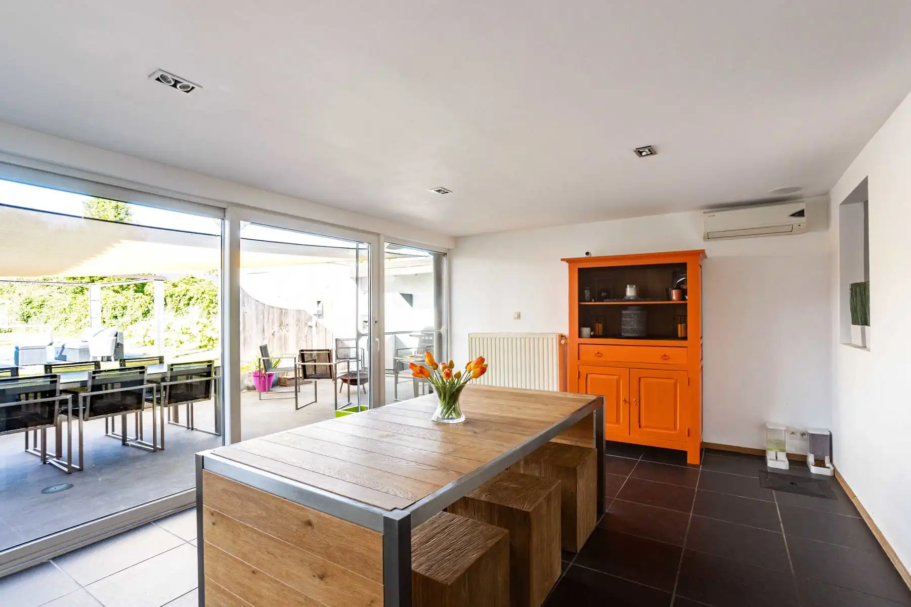 Instapklare woning met 3 slaapkamers en zwembad! foto 16