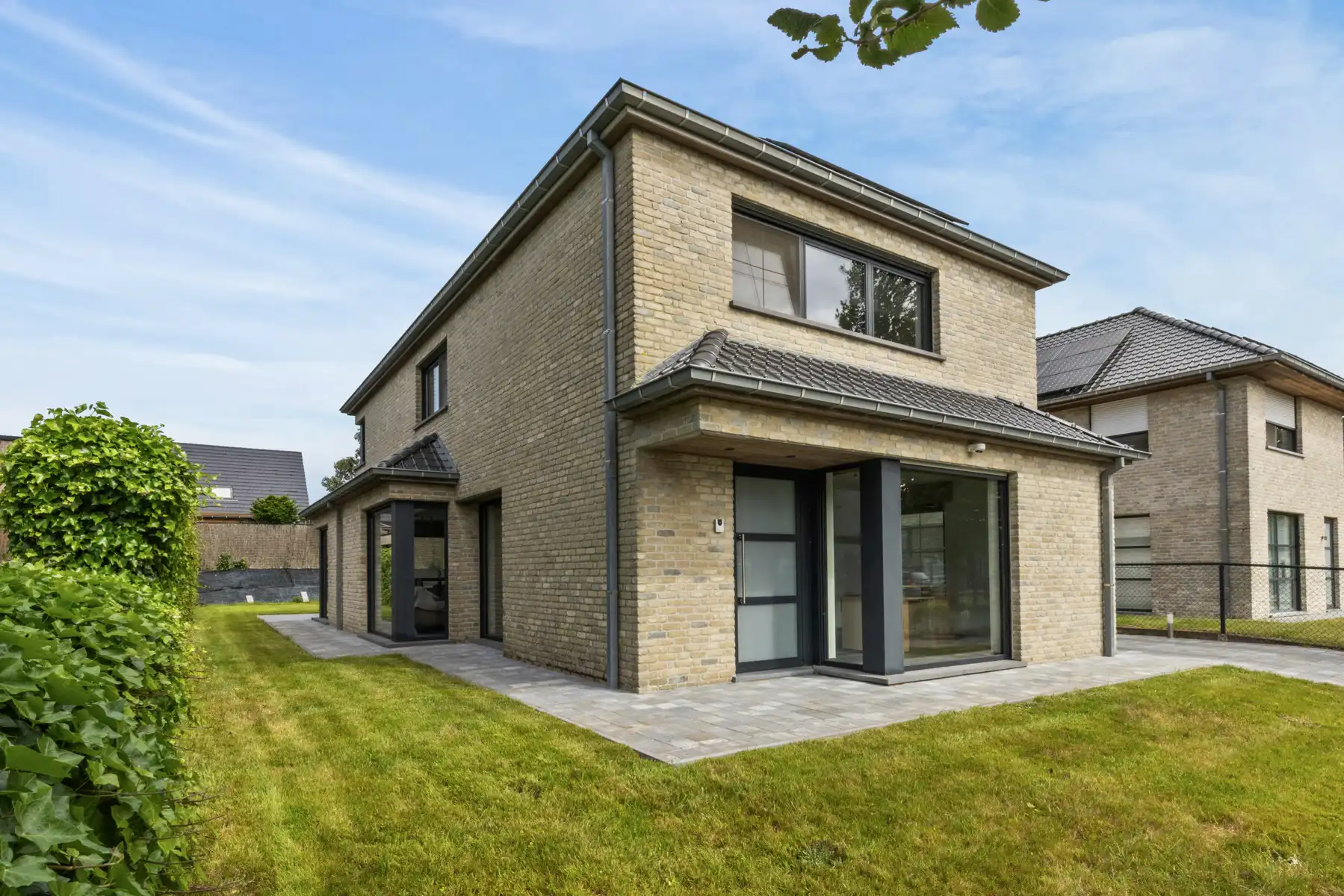 Instapklare open bebouwing met 4 slaapkamers foto 20