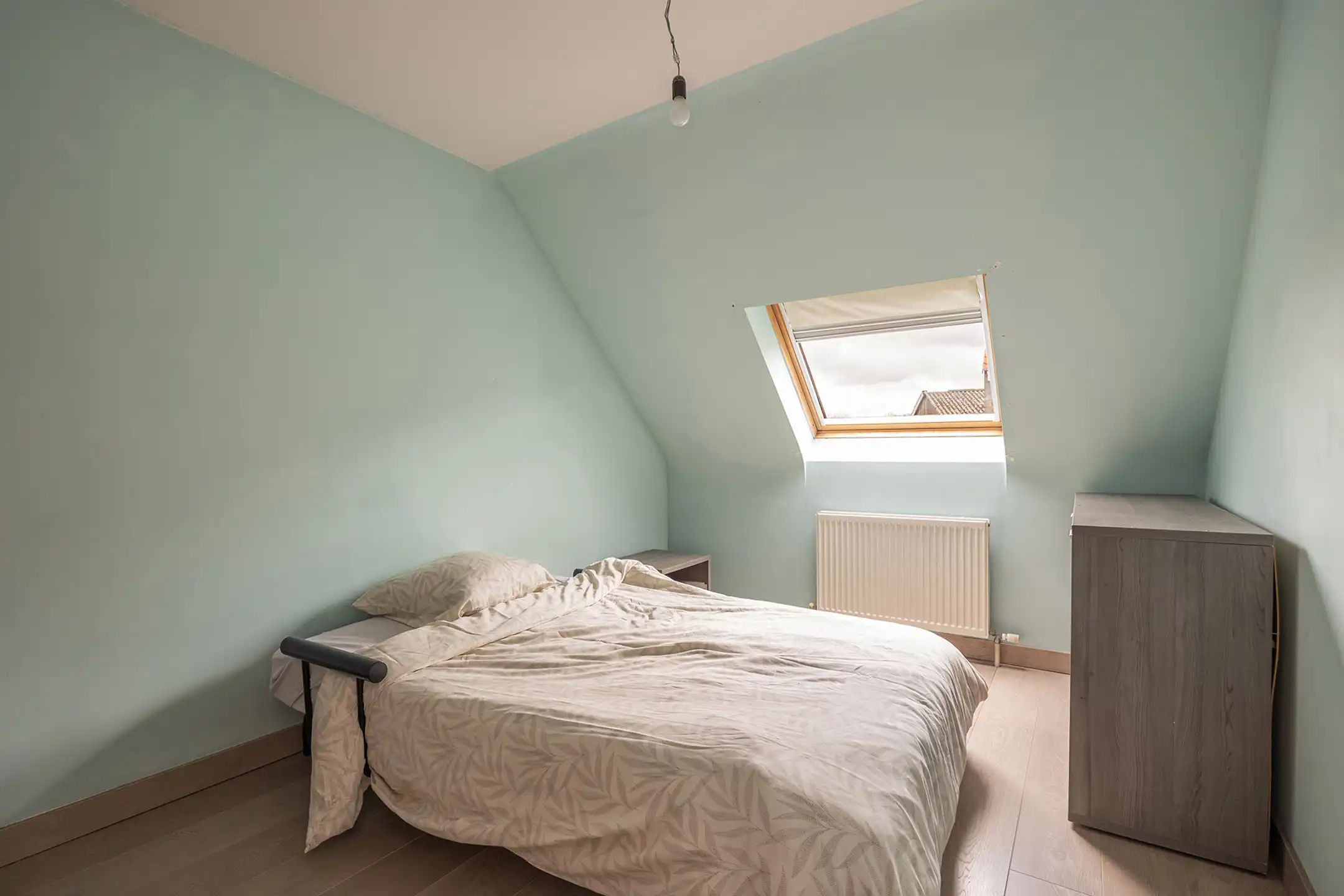 Instapklare recente HOB met 3 slaapkamers, tuin en garage foto 12