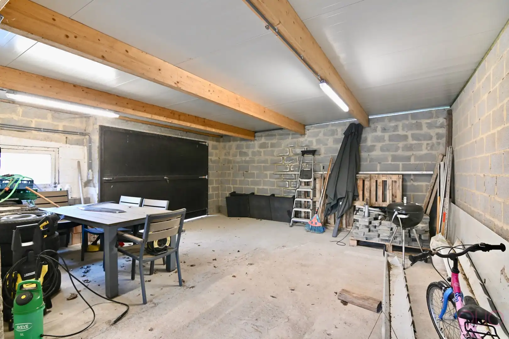 Rustig gelegen gezinswoning met vier slaapkamers en dubbele garage foto 23