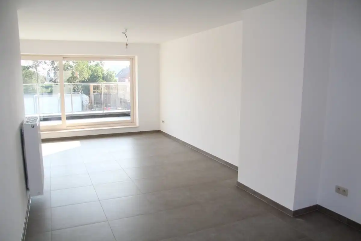 Ruim appartement met 2 slk, 2 terrassen, garage en autostaanplaats foto 6