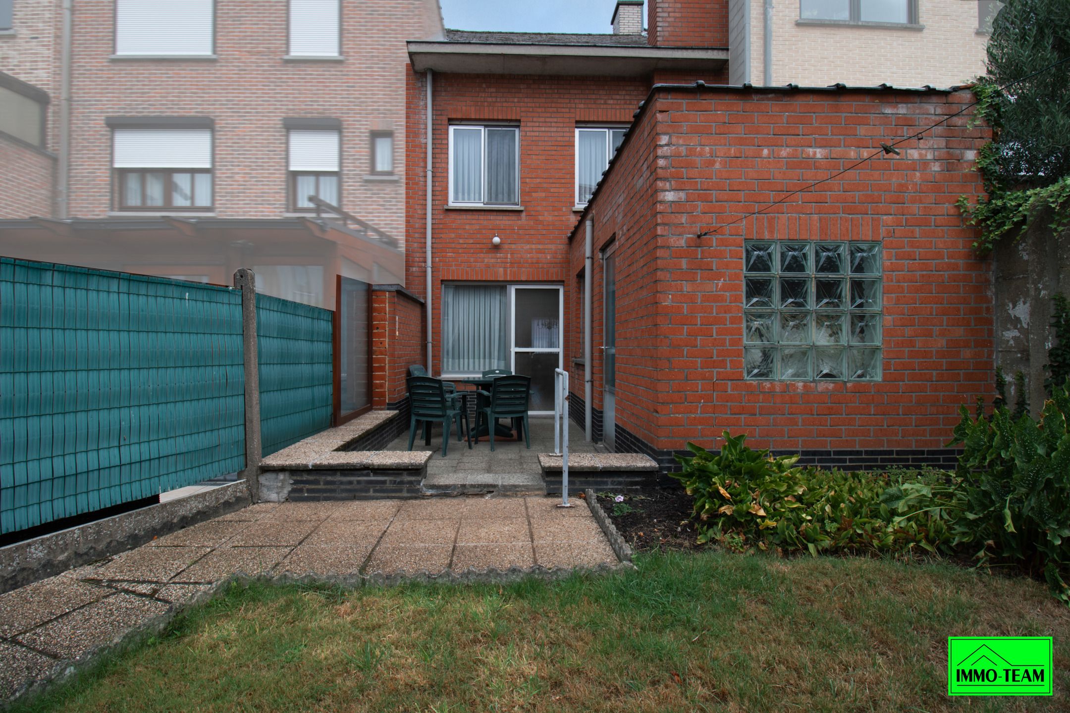 Op te frissen 2-gevelwoning nabij centrum foto 7