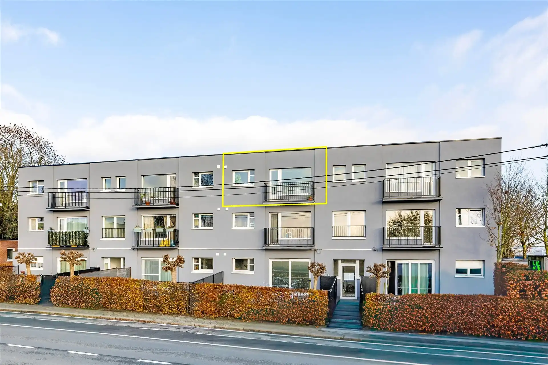 Energiezuinig 2 slaapkamer appartement met garage in Wetteren foto {{pictureIndex}}