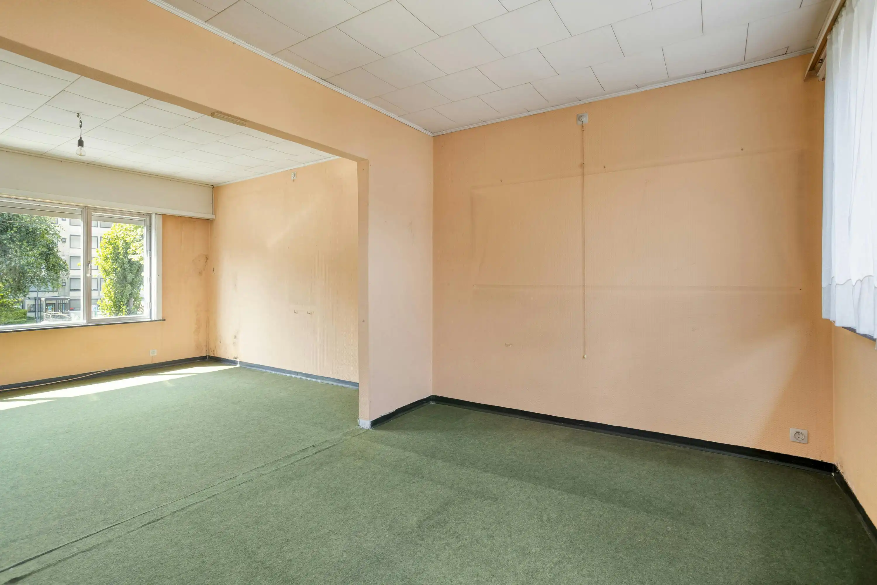 Solide huis met 4 slaapkamers, tuin, garage en kapel te koop foto 10