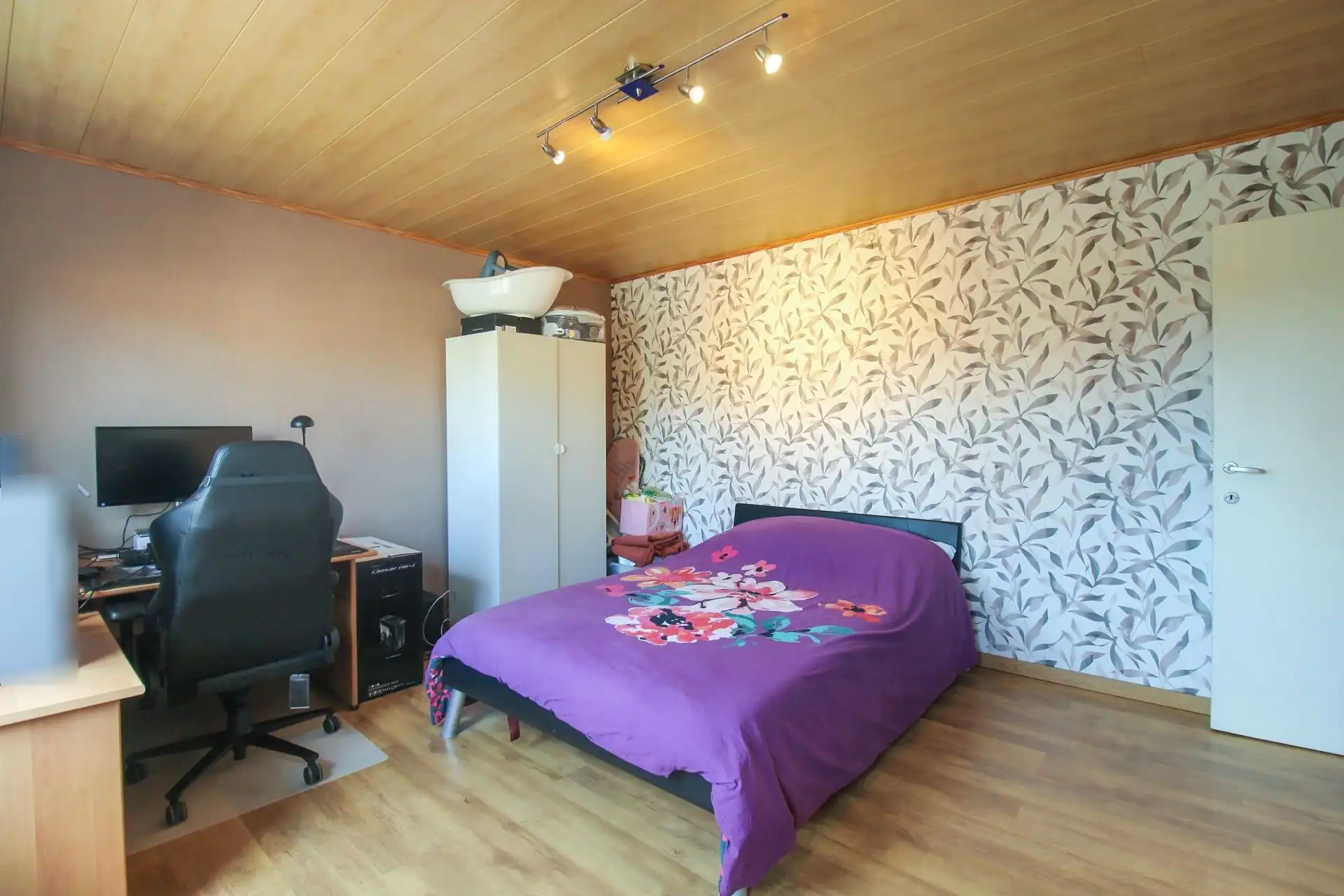 Gezinswoning met 3 slaapkamers op royaal perceel van 14a18ca in het landelijke Uikhoven! foto 13