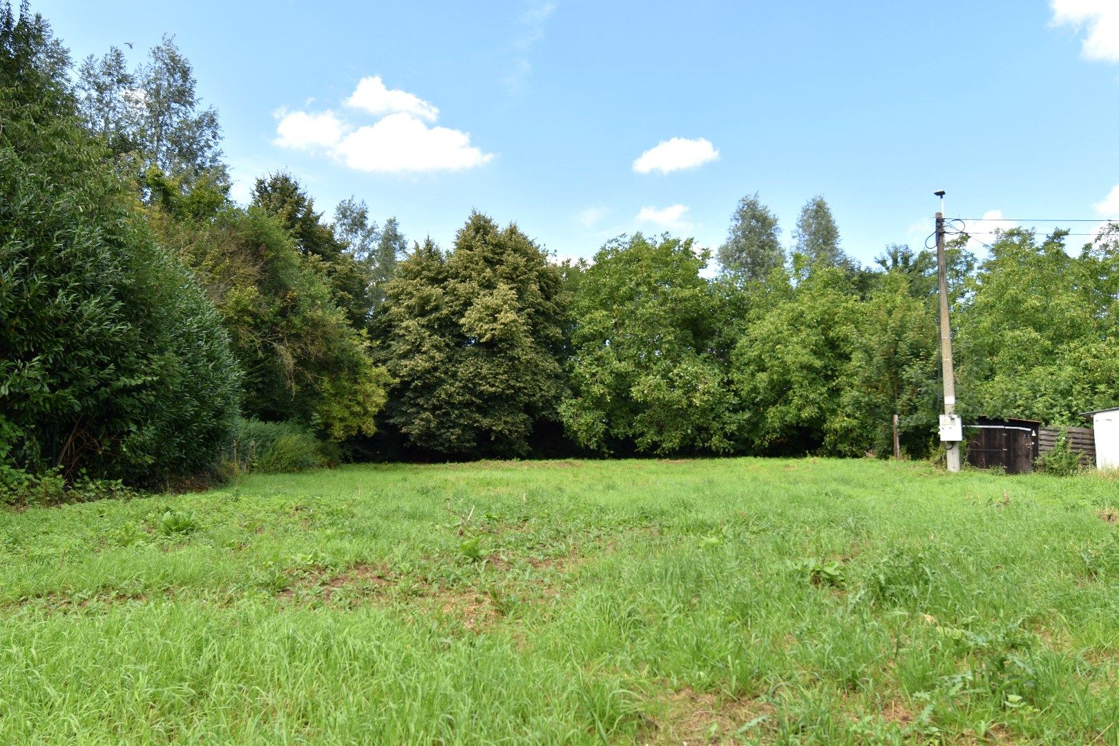 Ruim perceel grond van 2.325m² in groene omgeving te Bissegem  foto 2