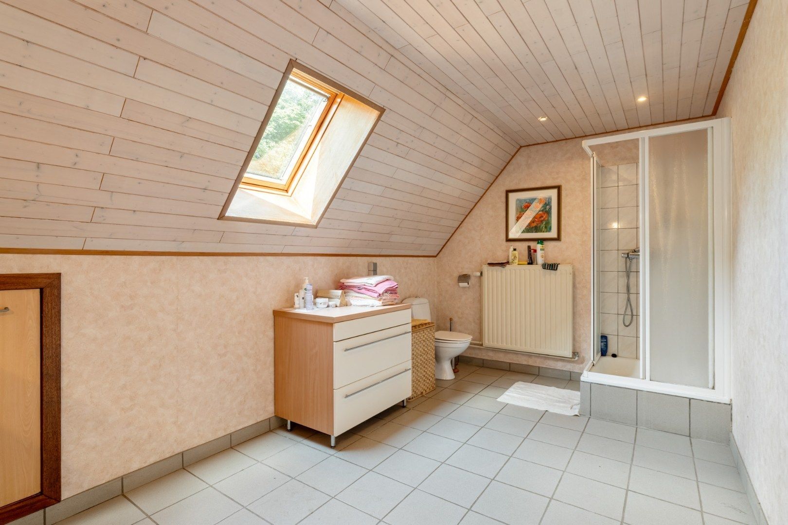 Ruim, karaktervol landhuis met parkachtige tuin op perceel van 16a29ca. foto 32