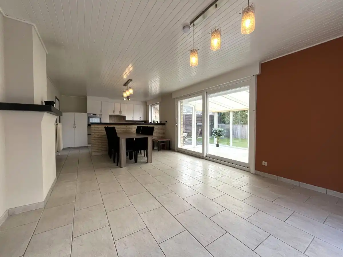 Moorslede - Ruime halfopen bebouwing in het centrum foto 3