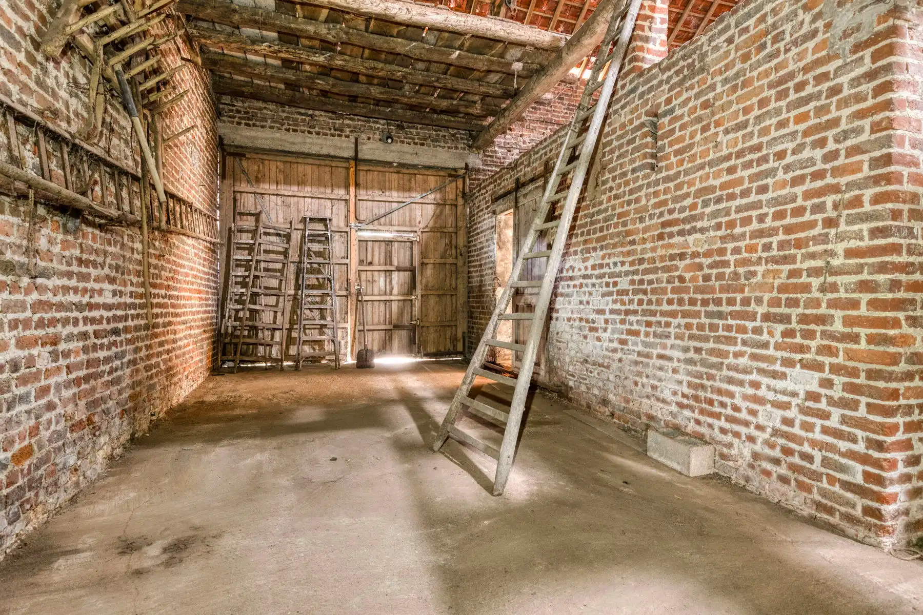 Ruime te renoveren woning met opslagplaats in hartje Gooik foto 25