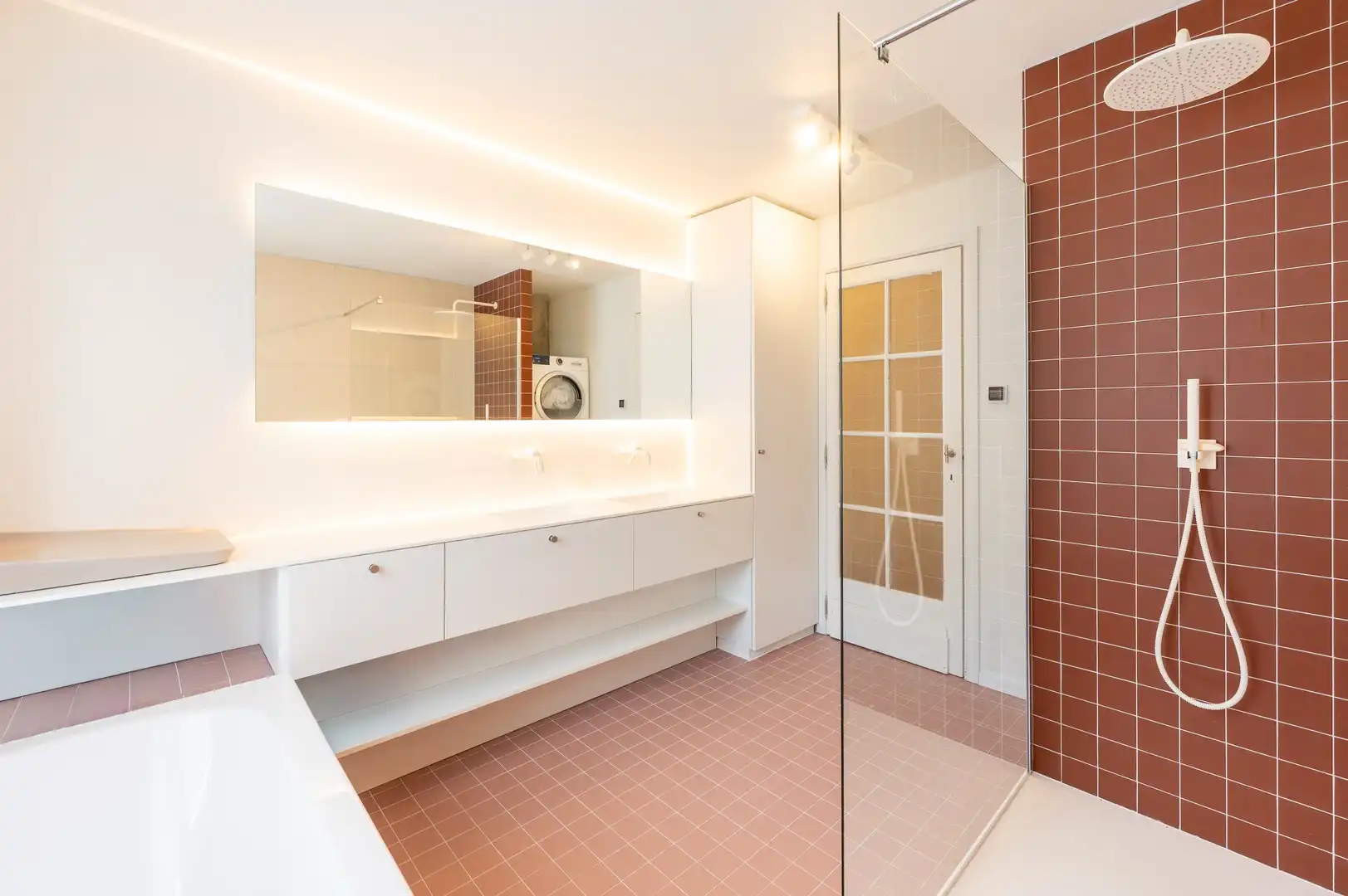 Gerenoveerde woning met 4 slpk en tuin foto 15