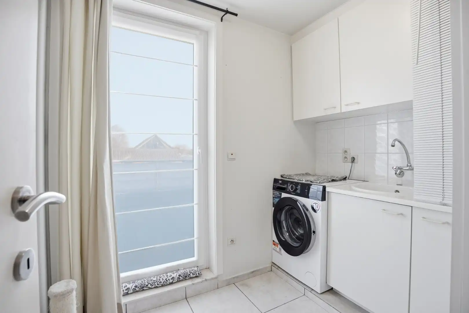 Duplex appartement te koop in Harelbeke op 1ste verdieping met 2 slaapkamers, ruim terras en garagebox  foto 11