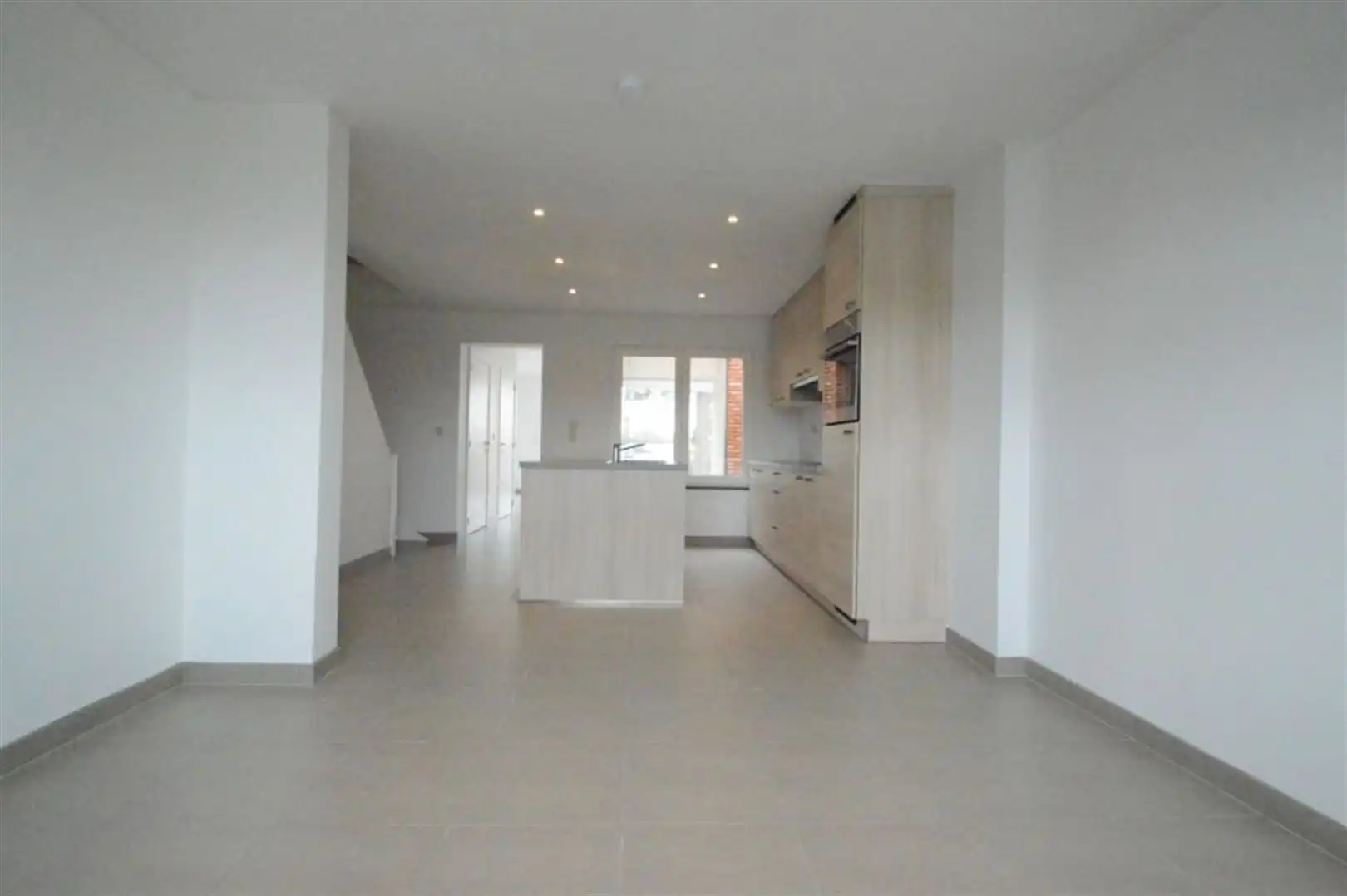 Totaal gerenoveerde gezinswoning te Dendermonde (Baasrode) foto 5