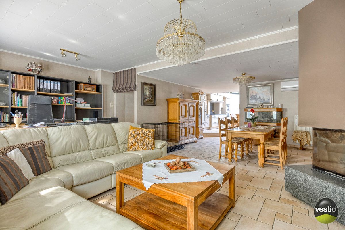 HANDELSHUIS IN CENTRUM VAN BILZEN. foto 9