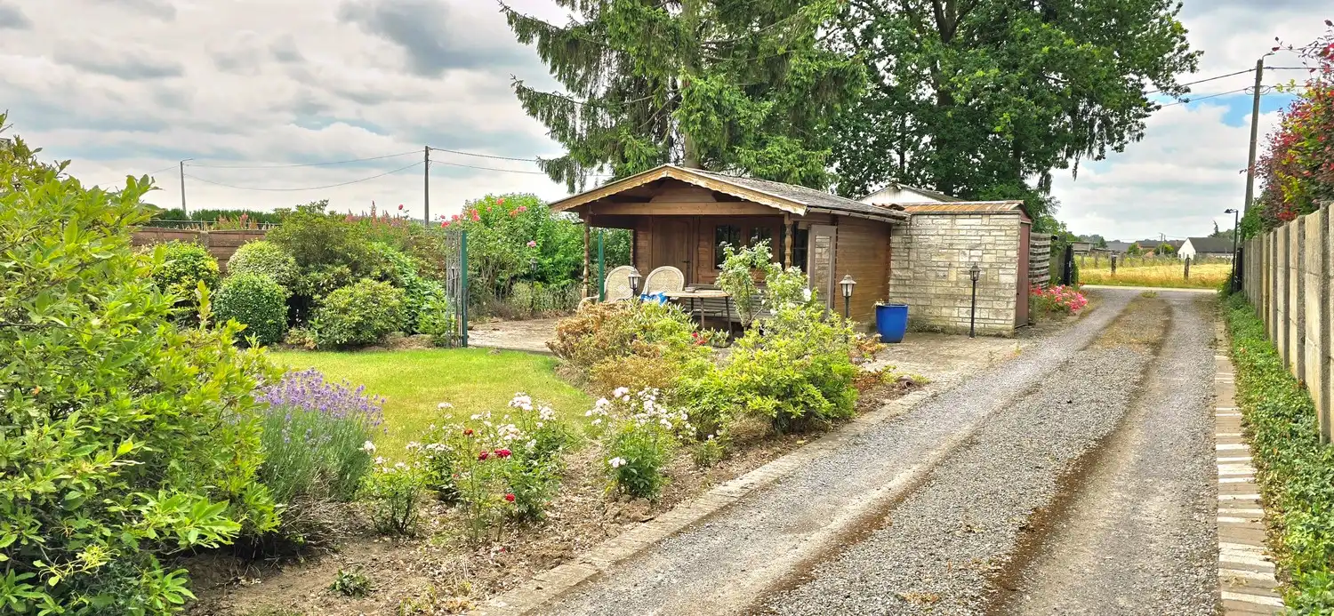 Instapklaar 2-slaapkamer appartement met garage, autostaanplaats en kelderberging foto 17