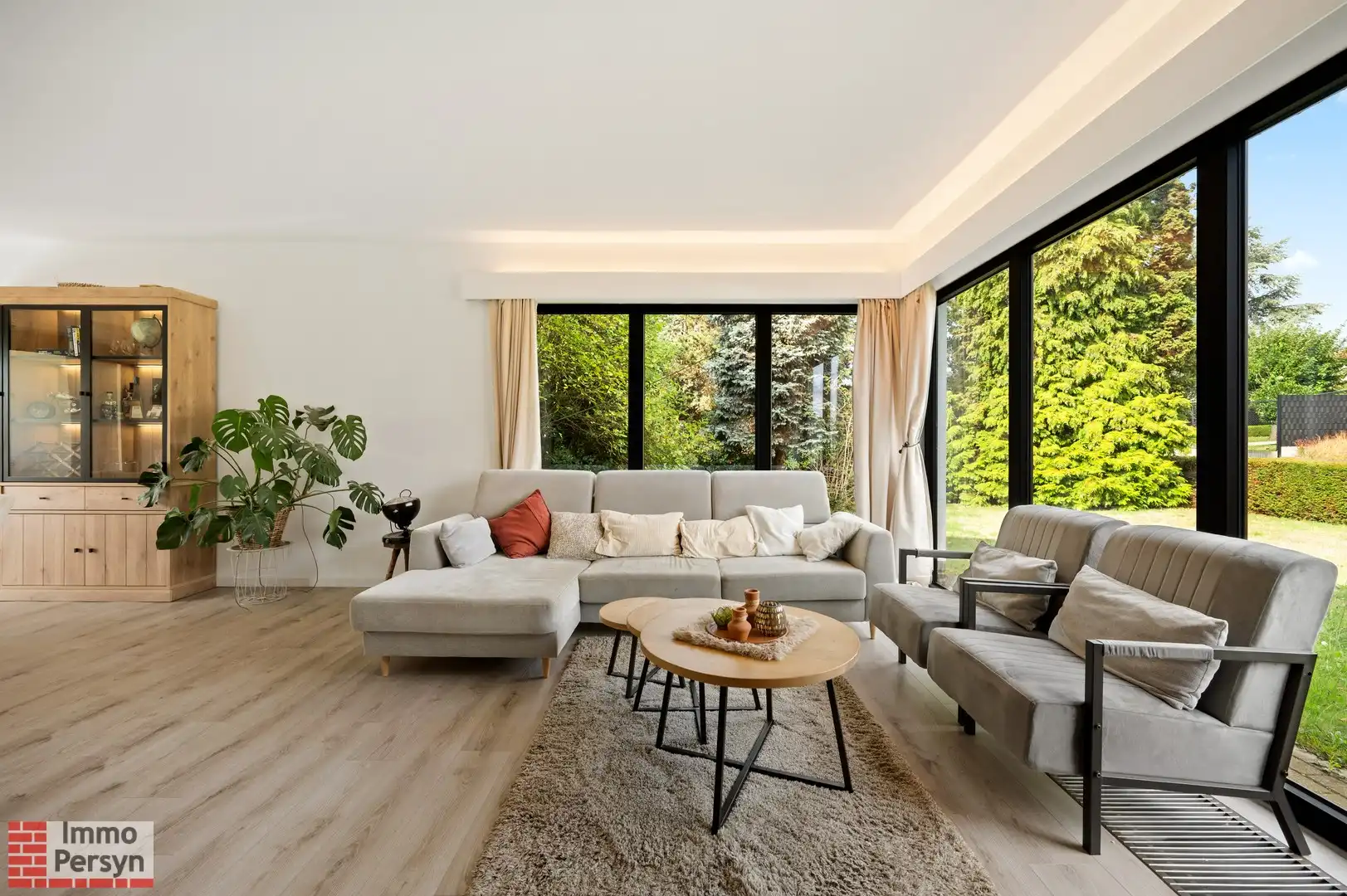 Ruime gelijkvloerse woning OB gelegen in een rustige wijk foto 4