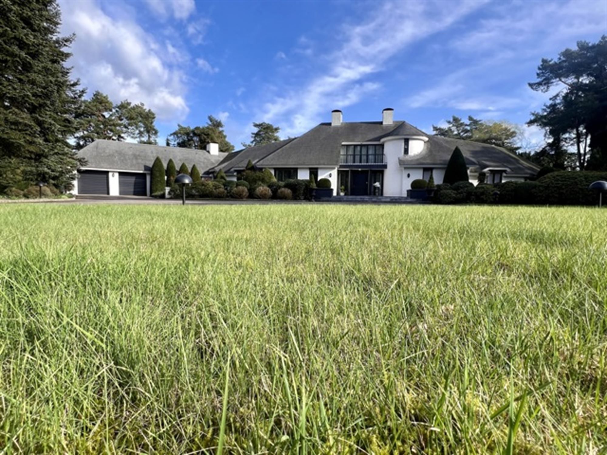 Statig landgoed met binnenzwembad op toplocatie foto 81