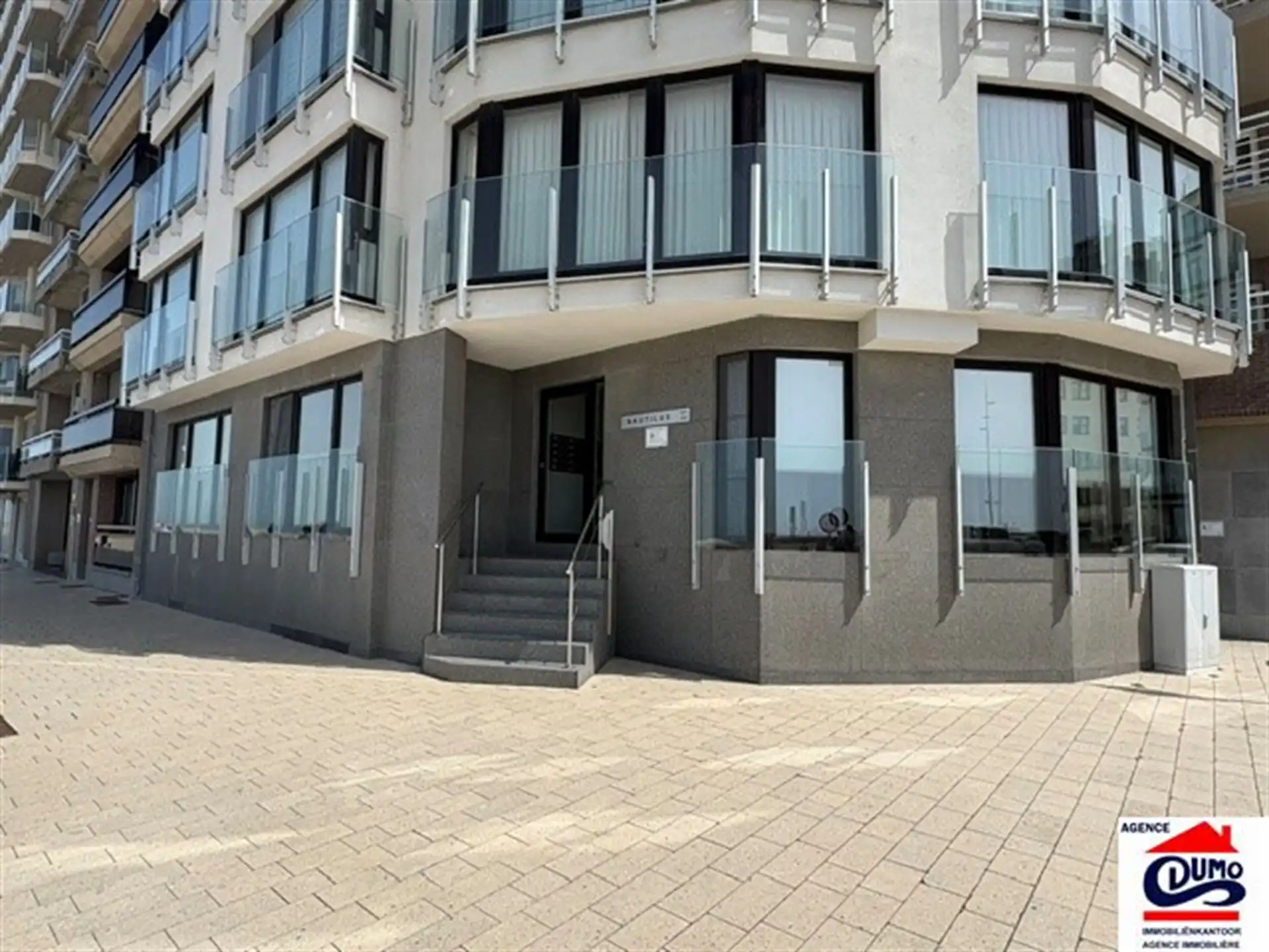 Compleet gerenoveerde studio met fantastisch zeezicht! foto 17