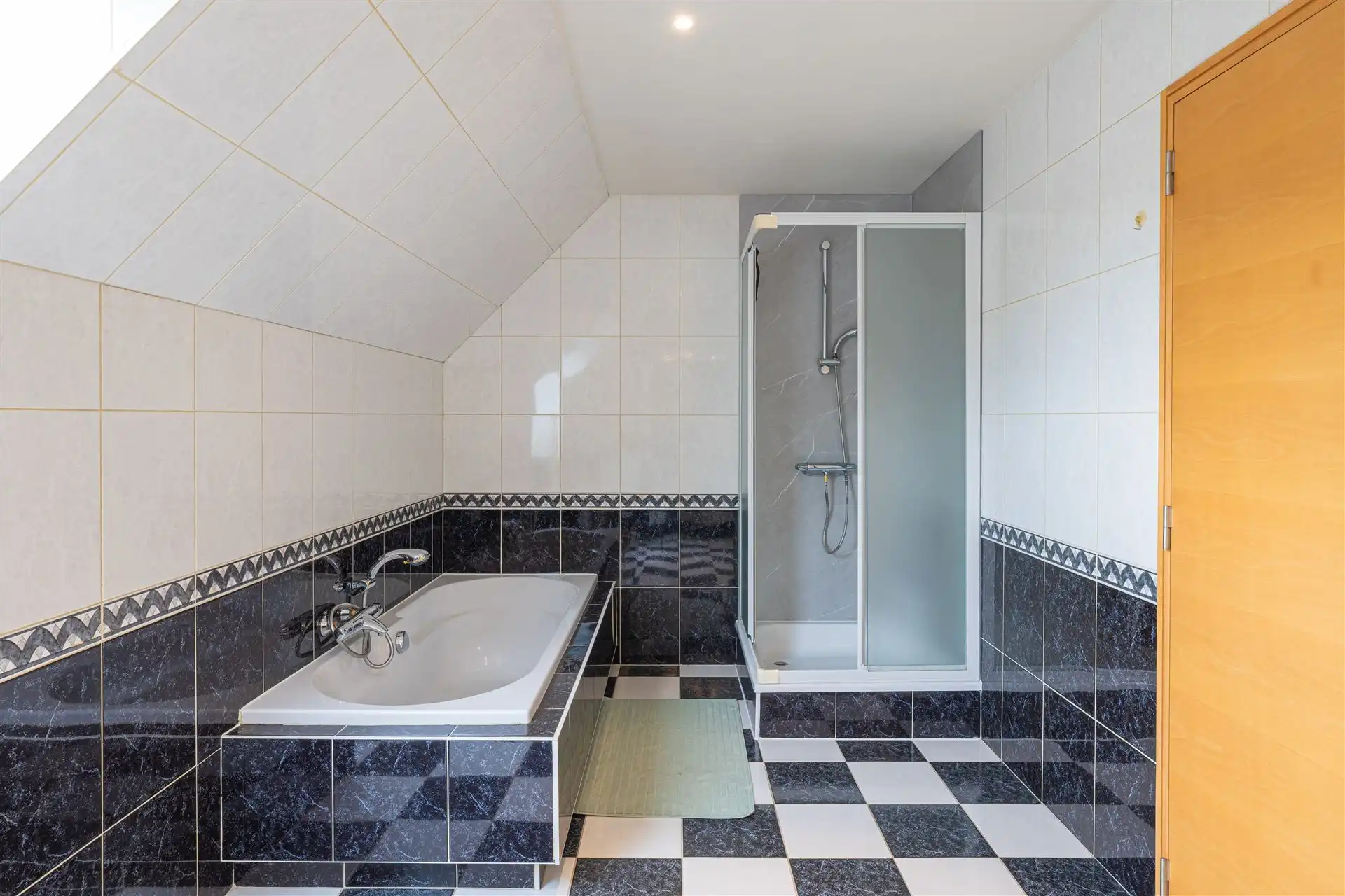 Instapklare villa met loods en tal van mogelijkheden foto 14
