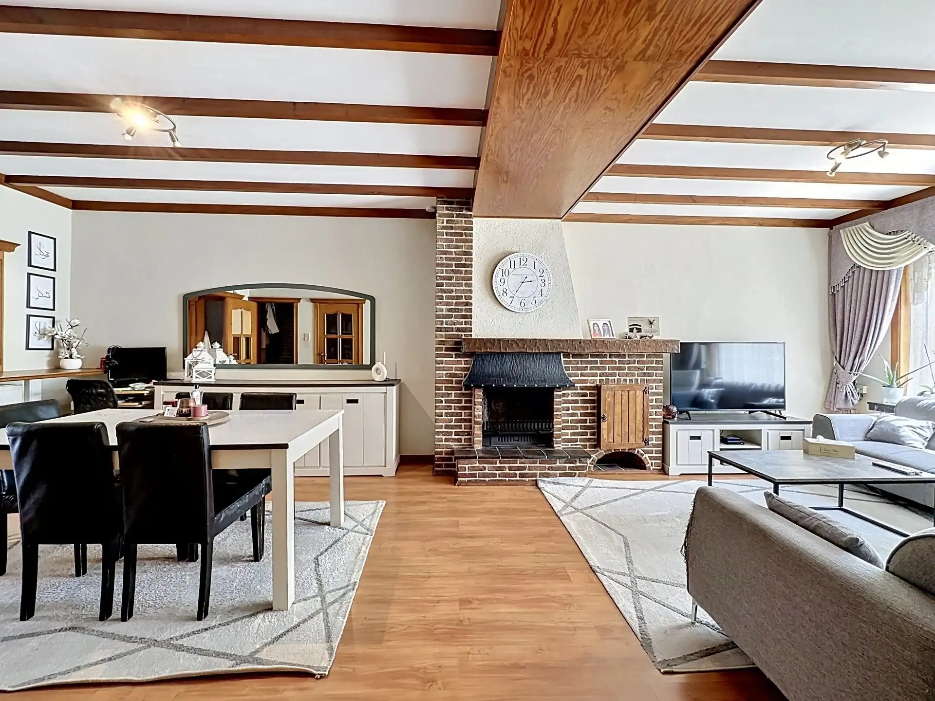 Gezinswoning met 3 slaapkamers in hartje Sint-Niklaas foto 2