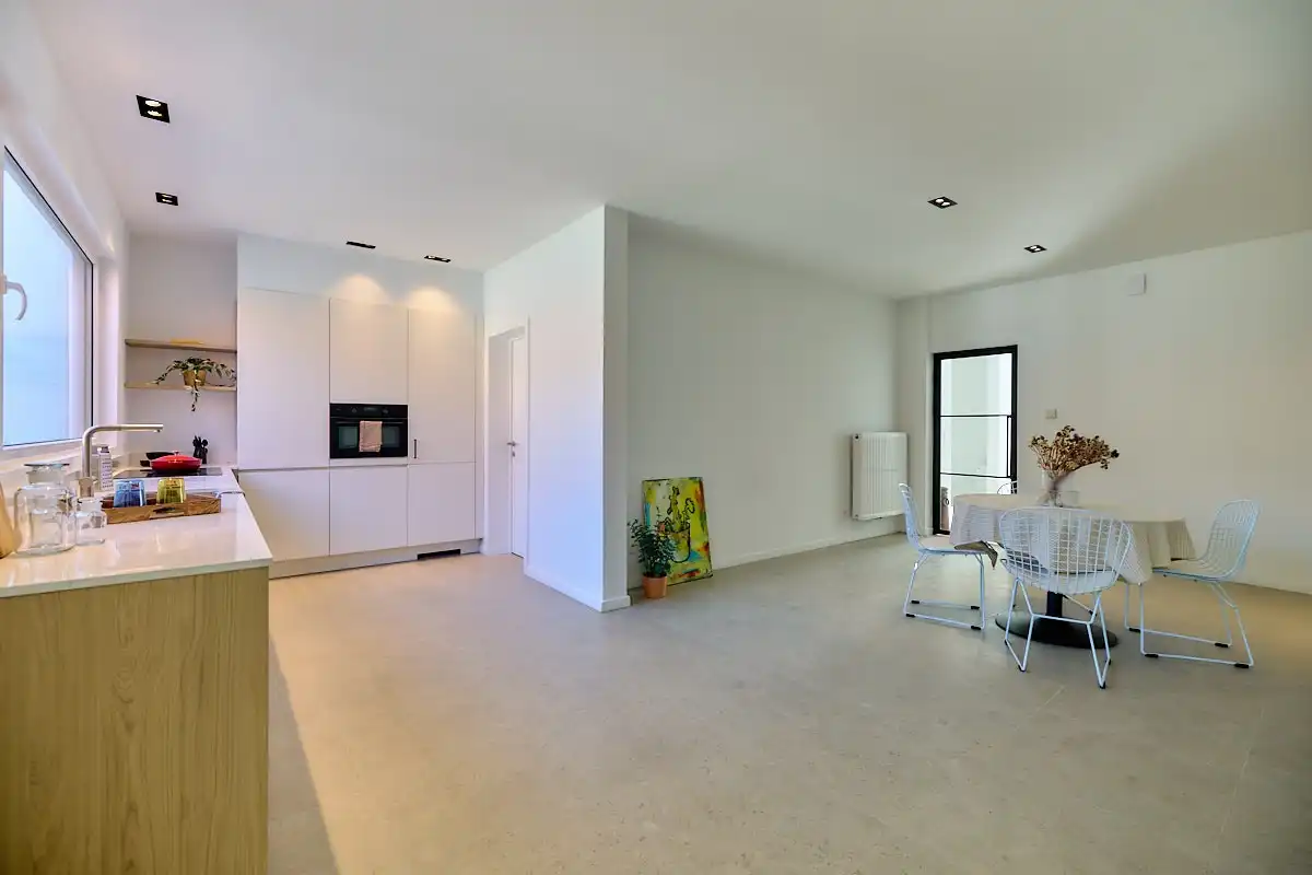Gerenoveerde halfopen woning met 3 slaapkamers, bureau, parking en tuin in Sint-Denijs-Westrem foto 12